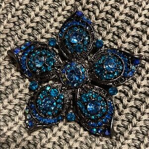Flower brooch